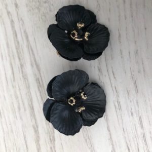 Boucles d'oreilles fleurs noires